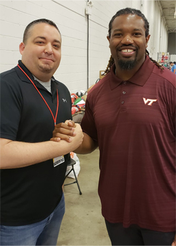 Darryl Tapp Signing